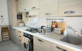 intero appartamento con giardino e colazione Dario